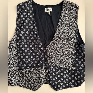 🖤🤍PUNCH Black Floral Vest